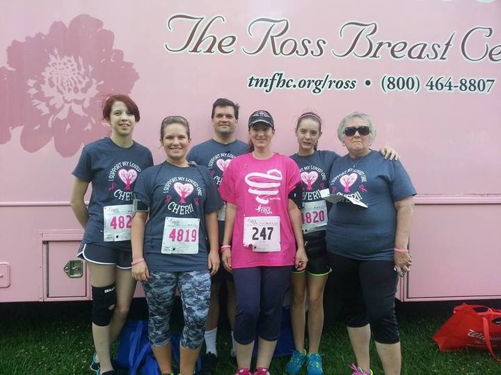 Team Cheri! T-Shirt Photo