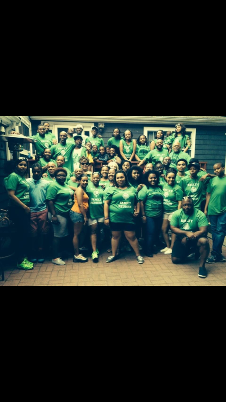 The Kelley Family 2014 T-Shirt Photo