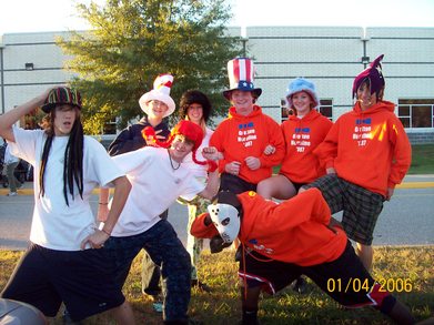 Grafton Horn Line T-Shirt Photo