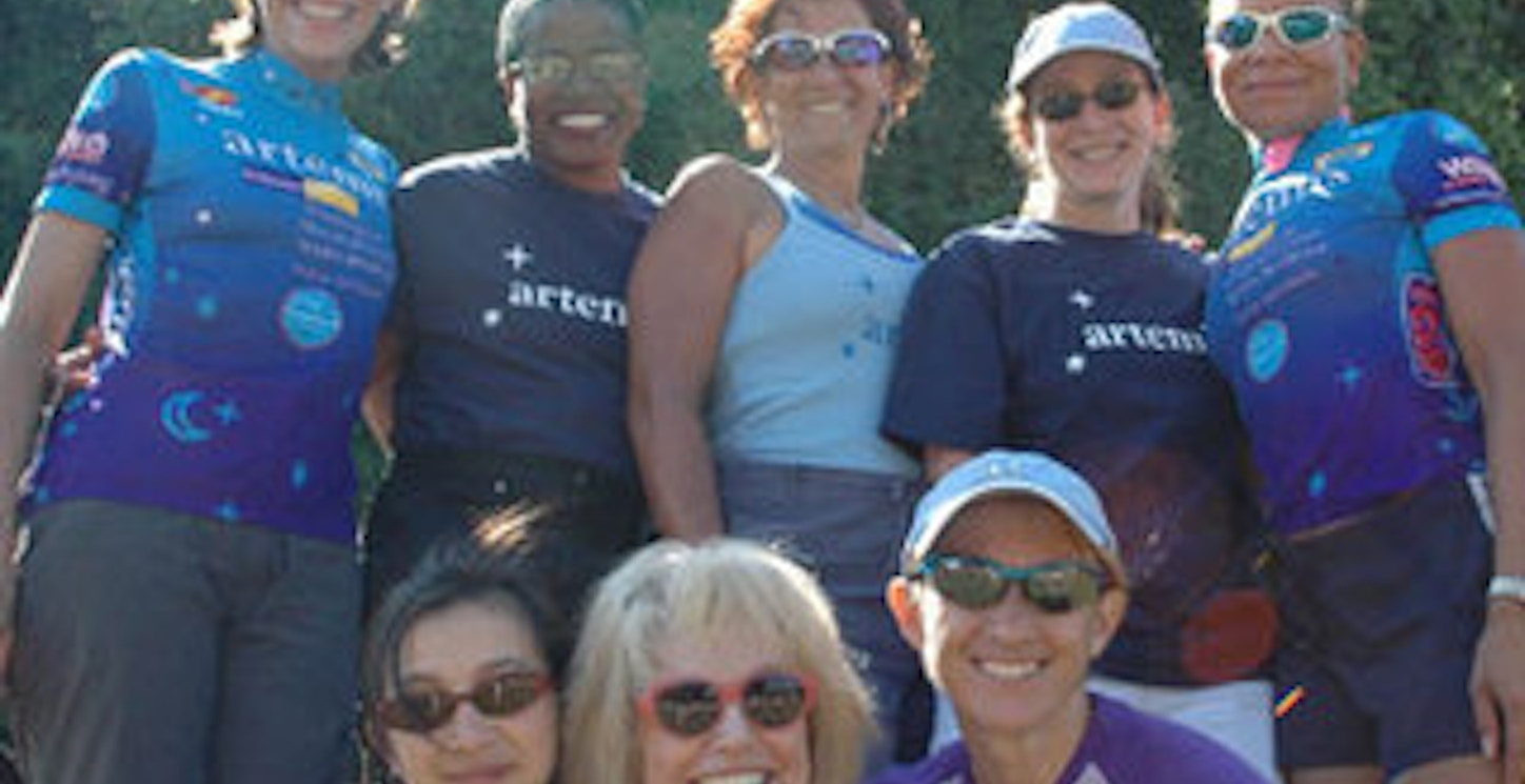 Artemis Racing Women T-Shirt Photo