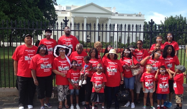 Hmmbb Family Reunion (White House Pic) T-Shirt Photo