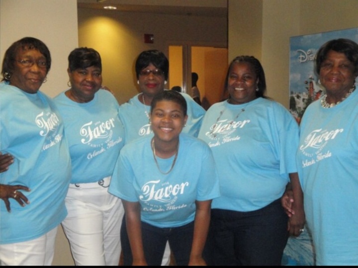 Favor Family Vacation T-Shirt Photo