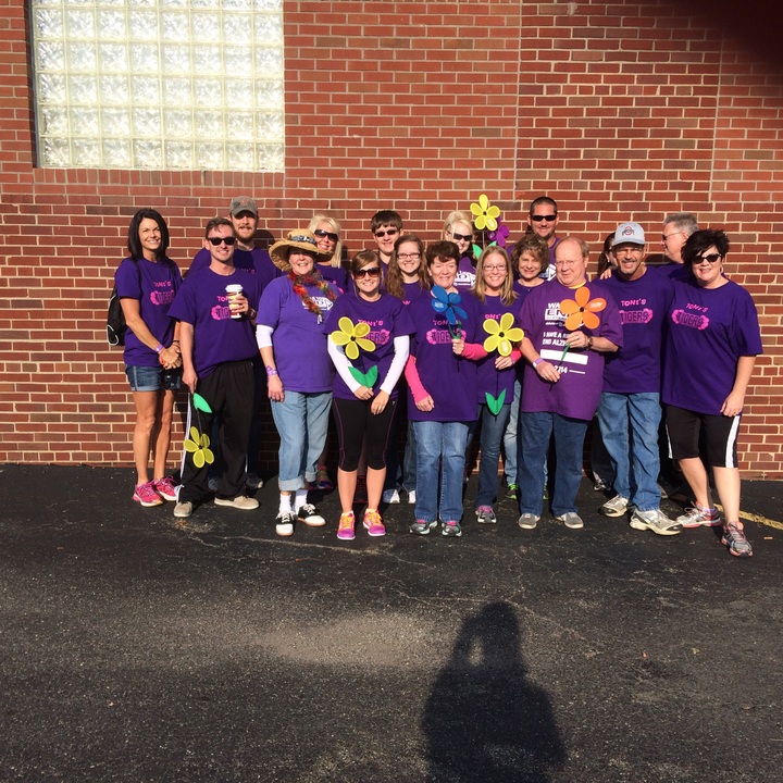 Toni's Tigers Wall To End Alzheimer's  T-Shirt Photo