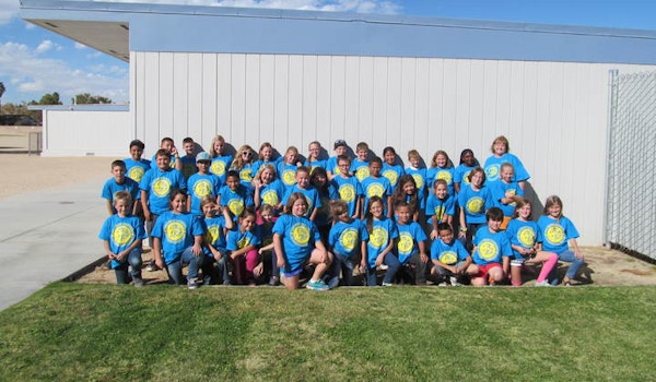 Las Flores Elementary School Leadership Group T-Shirt Photo