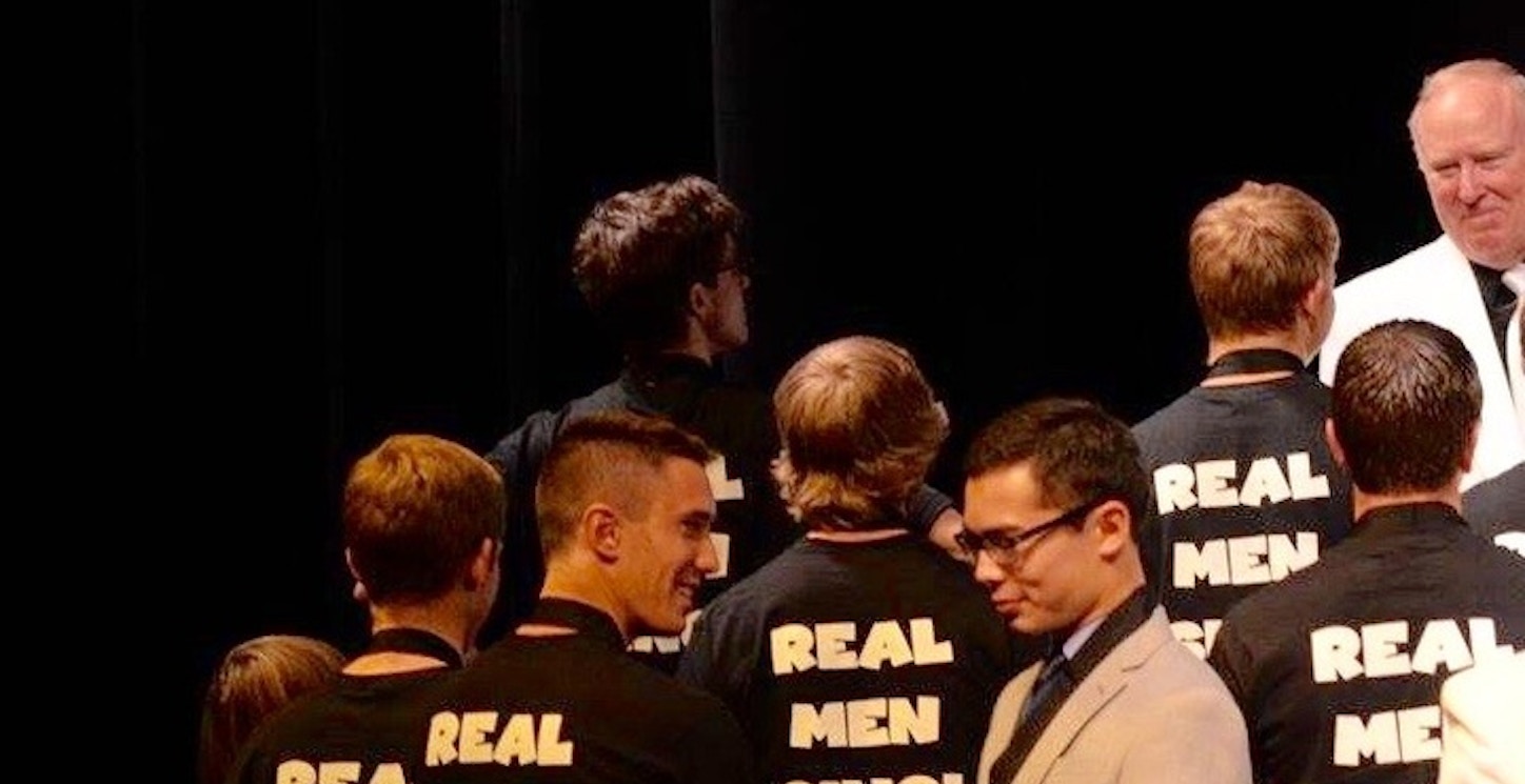 Real Men Sing ! T-Shirt Photo