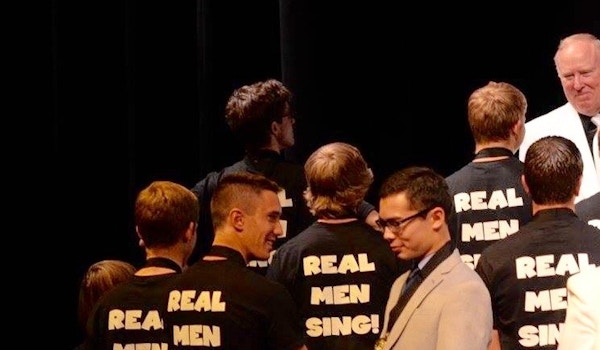 Real Men Sing ! T-Shirt Photo