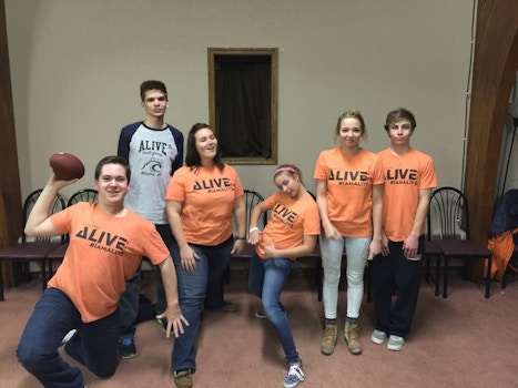 Alive Youth Groupo T-Shirt Photo