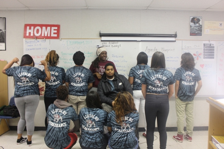 Renaissance Class T-Shirt Photo