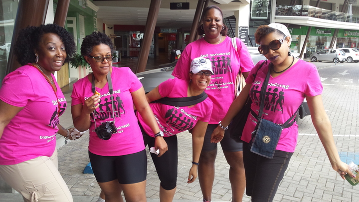 Seis Senorita In Costa Rica T-Shirt Photo