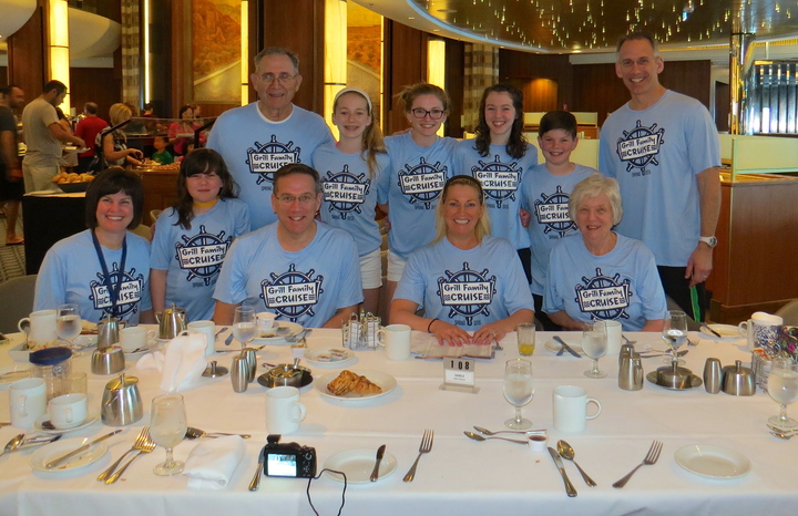 Grill Family Cruise T-Shirt Photo