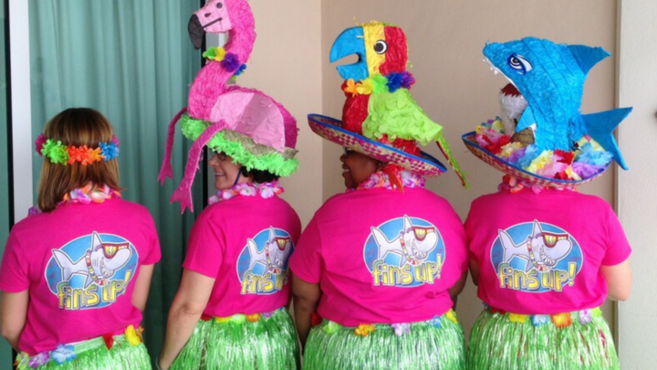 Fins Up Parrot Heads!! T-Shirt Photo