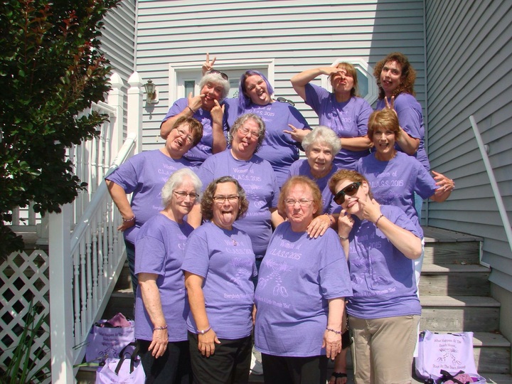 Goofy Ladies Of Class T-Shirt Photo
