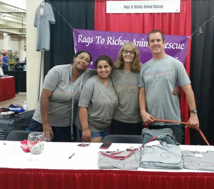 Team Rags To Riches Animal Rescue  T-Shirt Photo