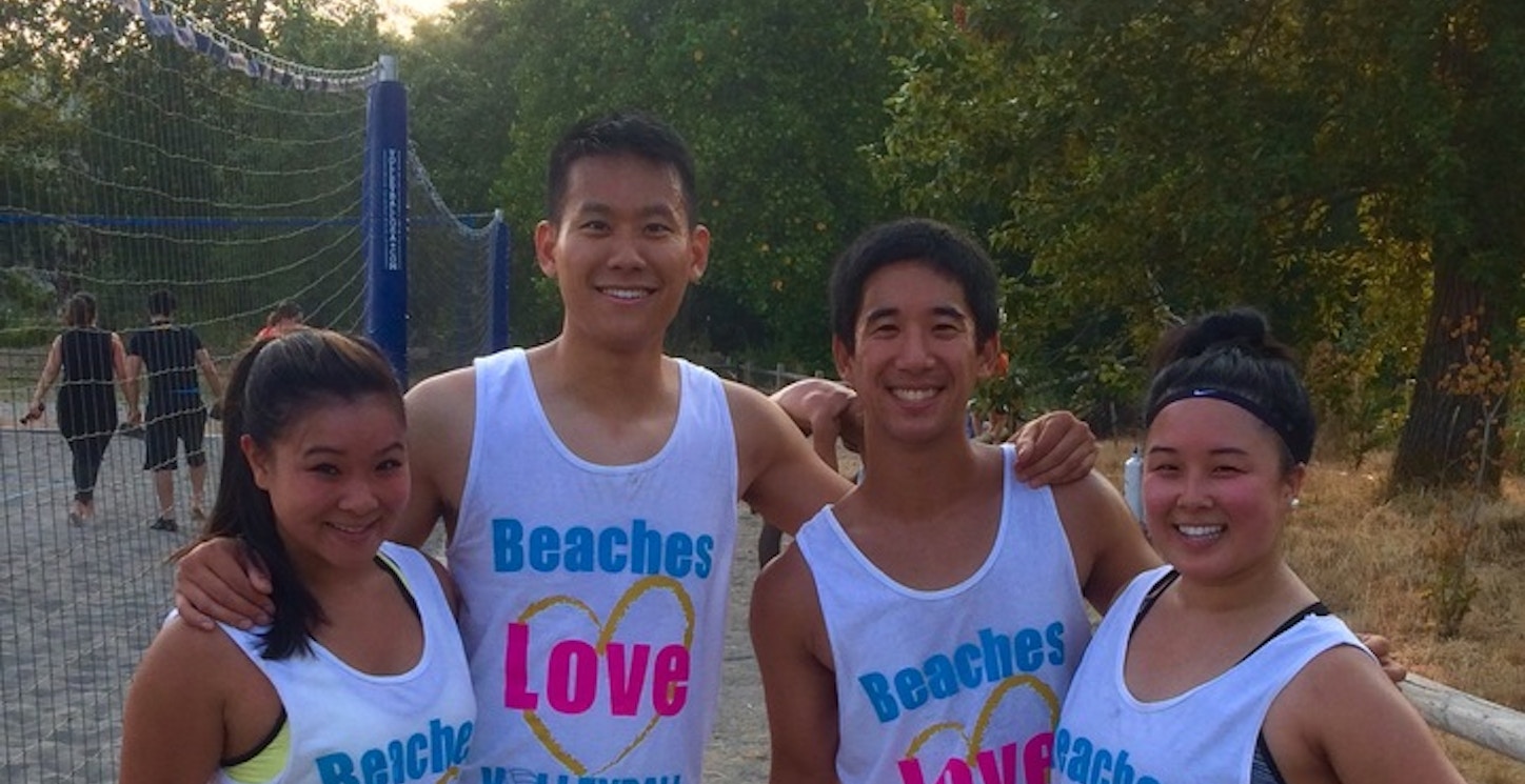 Beaches Love Volleyball T-Shirt Photo