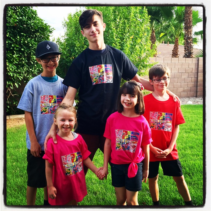 Leone Loves Art! T-Shirt Photo