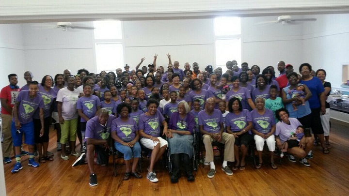 5 Generations Of Family: 1 Shirt T-Shirt Photo