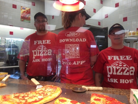 Free Pizza! T-Shirt Photo