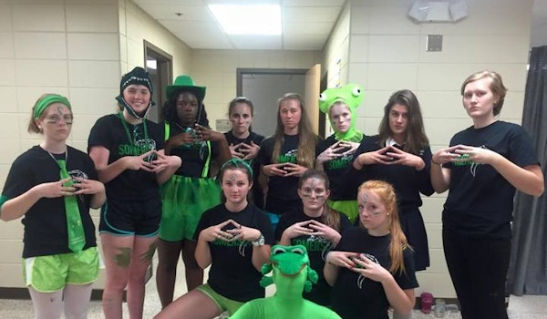 Picture of Somerset Gators Custom T-Shirt Design Somerset Gators T-Shirt Photo