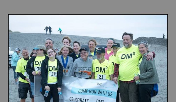 Dm2    Family Celebrating Family T-Shirt Photo