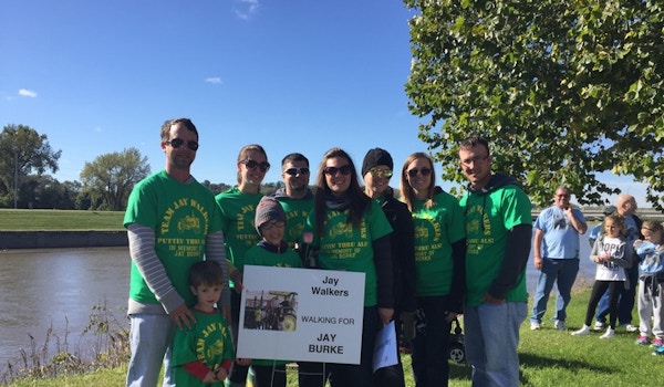 Picture of Puttin' Thru Als Custom T-Shirt Design Puttin' Thru Als T-Shirt Photo