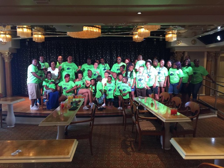 Family And Friends Vacation T-Shirt Photo