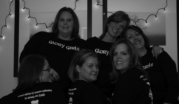 The Glory Girls 08' T-Shirt Photo