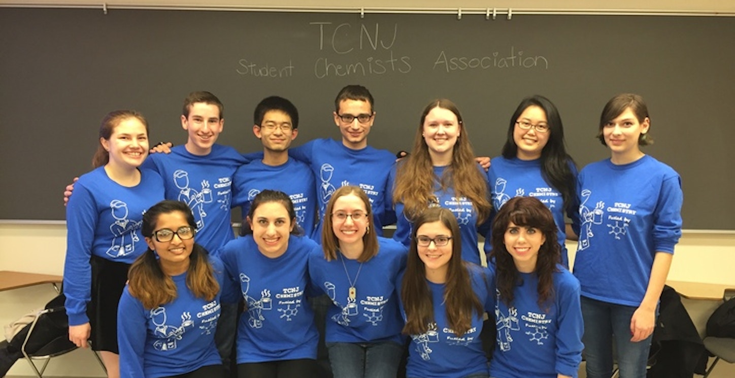 Tcnj Student Chemists Association T-Shirt Photo