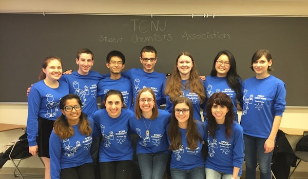 Tcnj Student Chemists Association T-Shirt Photo