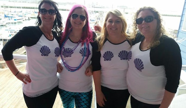 Newport Mermaids Shellfie T-Shirt Photo