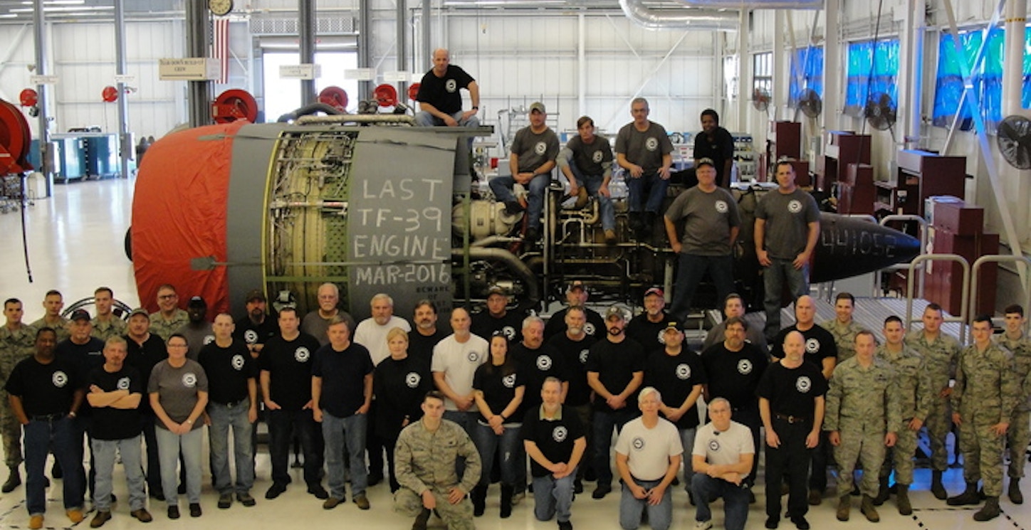Last Tf 39 Engine T-Shirt Photo
