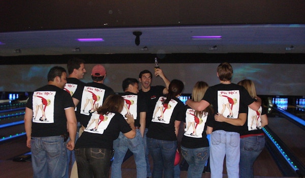 Picture of Pin Ups Bip Bowling Custom T-Shirt Design Pin Ups Bip Bowling T-Shirt Photo