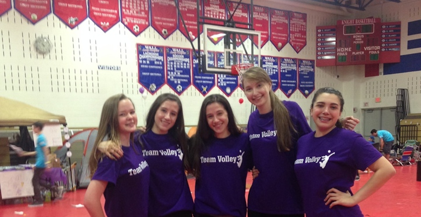 Team Volley Digging A Cure T-Shirt Photo
