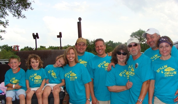 Grillin' And Chillin' Bbq Team T-Shirt Photo