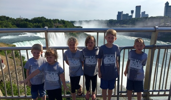 Niagara Falls T-Shirt Photo