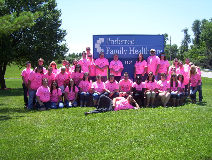 A Good Family To Know T-Shirt Photo