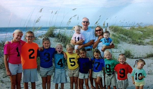 12 Grandkids With Grandparents T-Shirt Photo