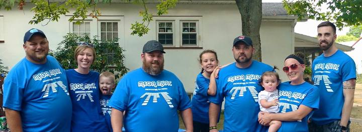 Parade Shirts T-Shirt Photo