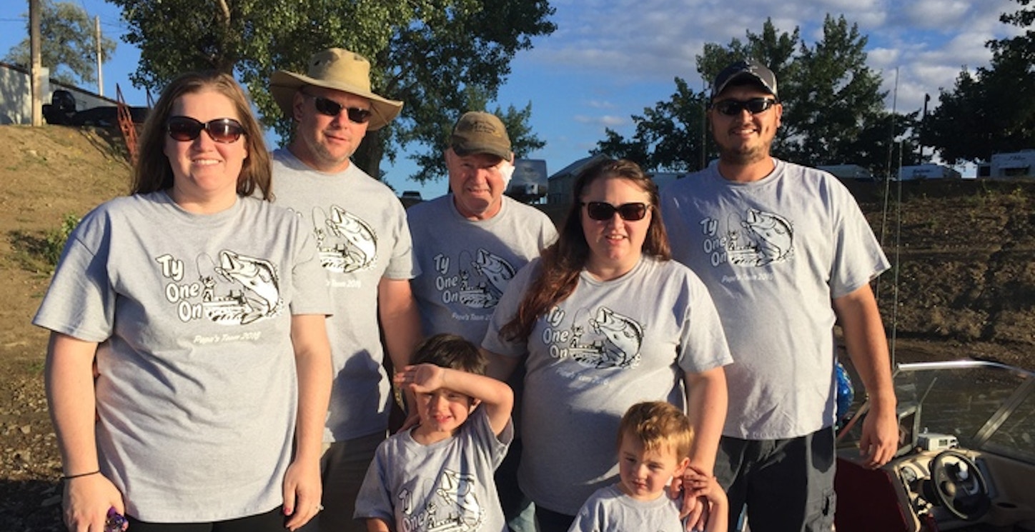 2016 Fishing For A Cure Fishing Tourney Team T-Shirt Photo