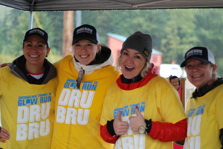 Dru Bru 5k Snoqualmie Tunnel Glow Run T-Shirt Photo