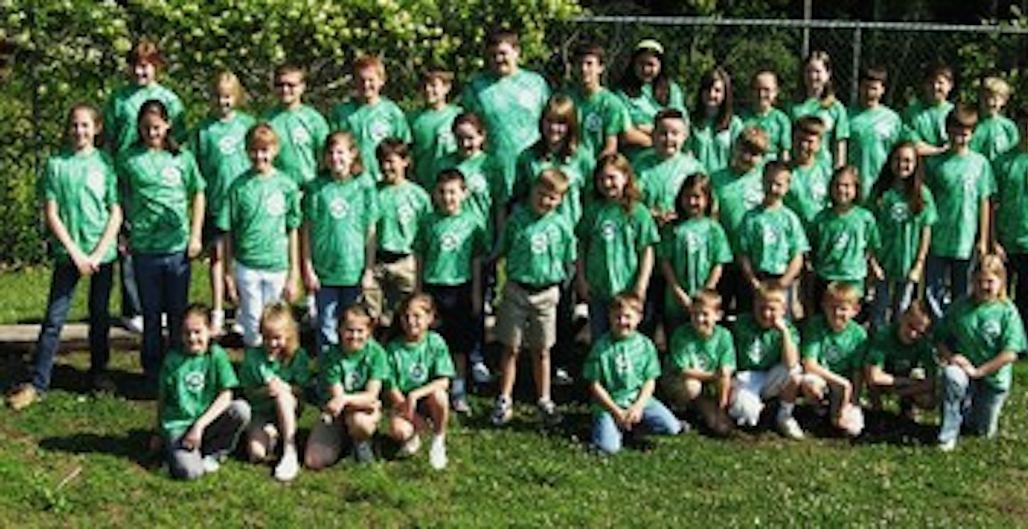 2009 Students For Service   Elementary T-Shirt Photo