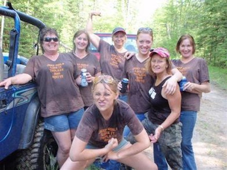 Jeep Girls Like It Topless And Dirty!! T-Shirt Photo