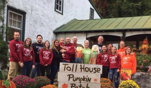 Toll House Pumpkin Fest 2016! T-Shirt Photo