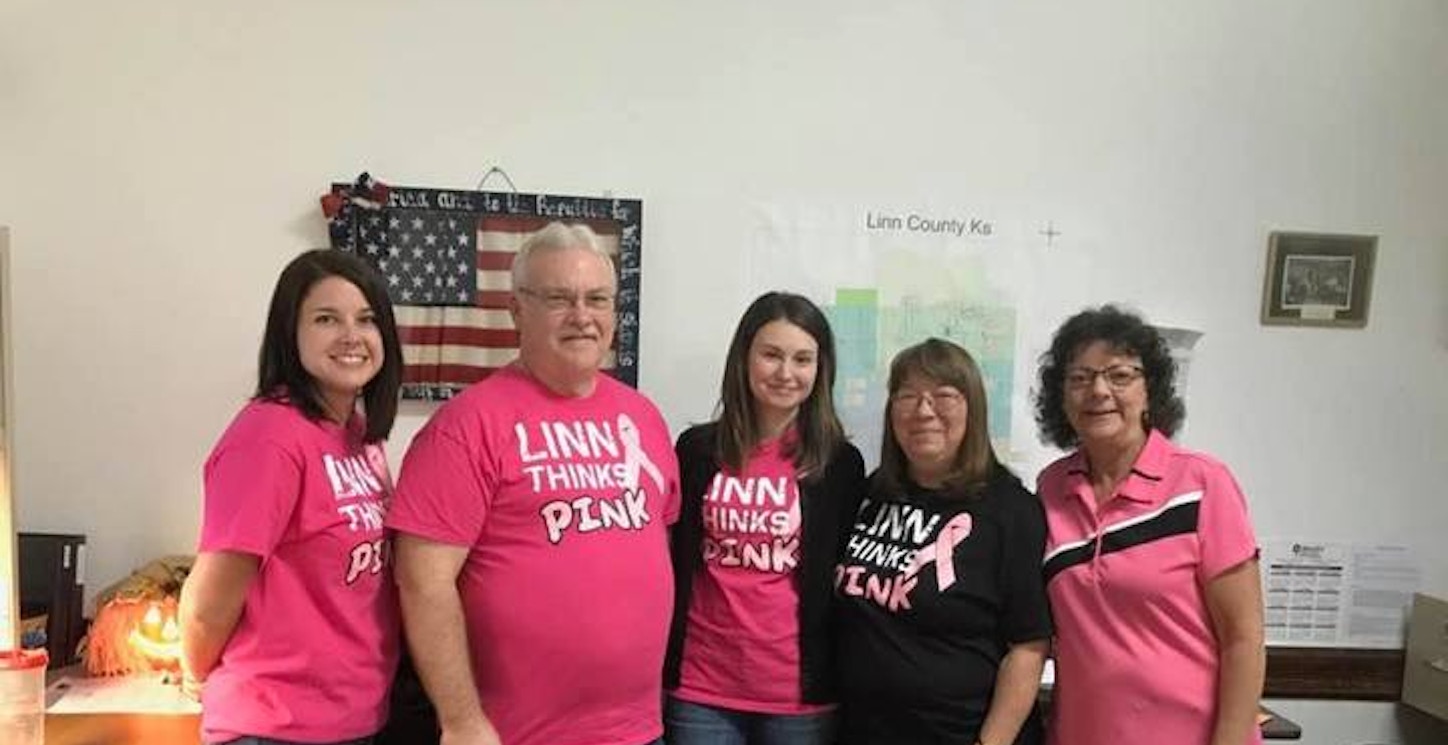 Linn Thinks Pink! T-Shirt Photo