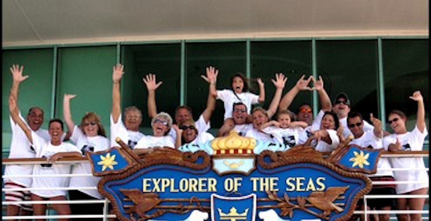 Jersey Pirates In The Caribbean T-Shirt Photo