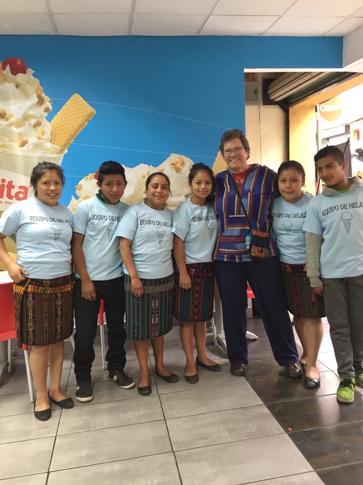 Equipo De Helado T-Shirt Photo