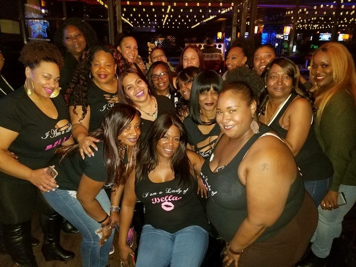 Bellas T-Shirt Photo