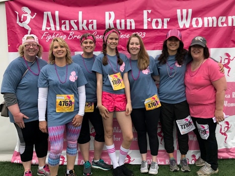 Alaska Run For Women  T-Shirt Photo