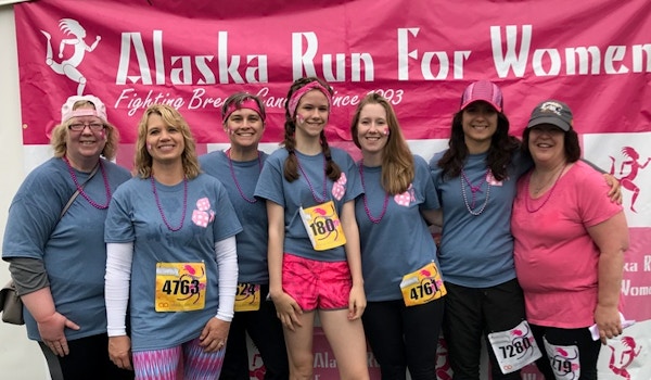 Alaska Run For Women  T-Shirt Photo
