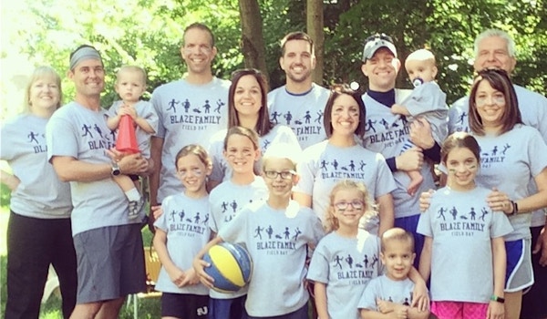 Family Field Day For 40th Birthday T-Shirt Photo