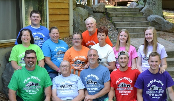 Fun, Old Fashioned Family Vacation T-Shirt Photo